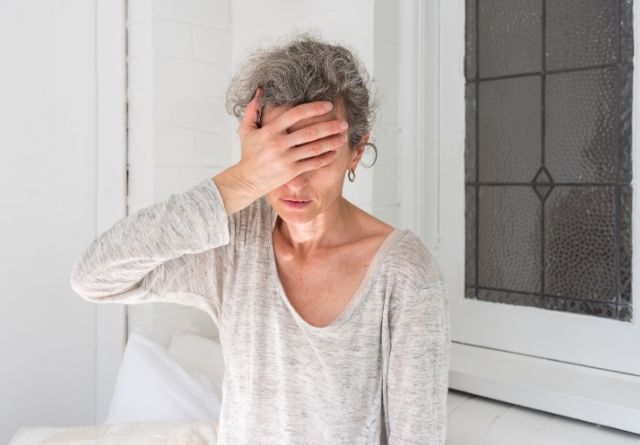 La alteración del sueño es uno de los síntomas de la menopausia